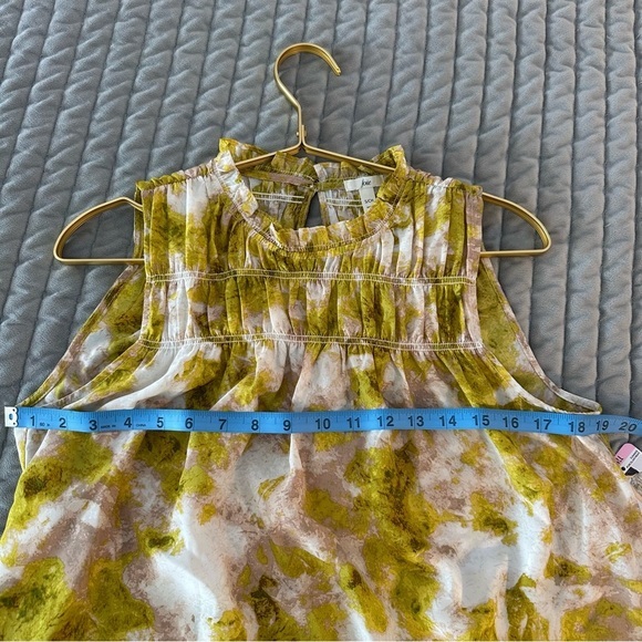 NWT Joie Summer Porcelain Print Sleeveless Smocked Neck Satin Fern Top. Small - Picture 6 of 11